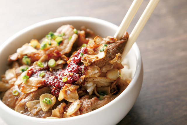 ガーリックカルビ丼  ／博多焼肉 玄風館 龍