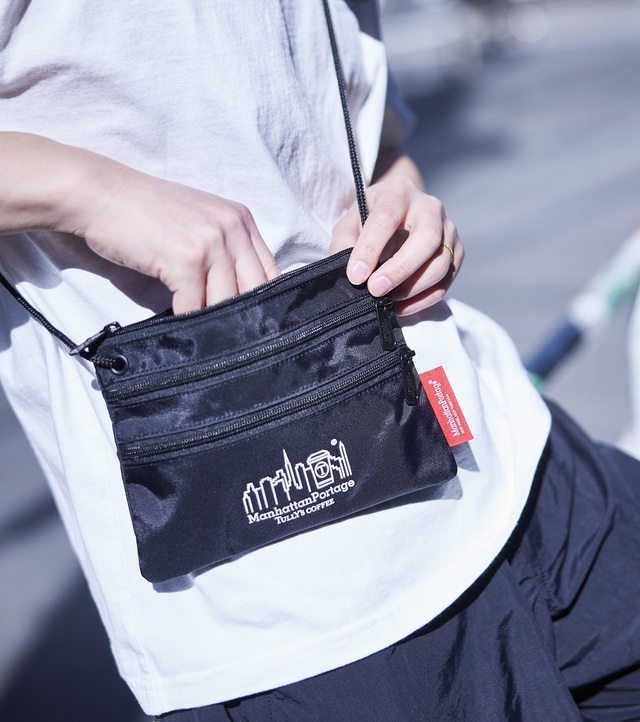 「タリーズコーヒー×マンハッタンポーテージ サコッシュ」＜4,980円（税込）＞【「タリーズコーヒー×マンハッタンポーテージ」コラボレーションアイテムが新登場】