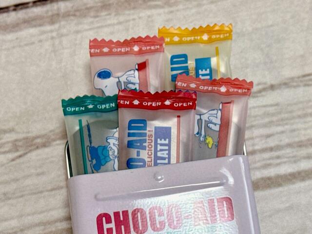 中には、バンソウコウモチーフのミルクチョコレートが5個入っています♪