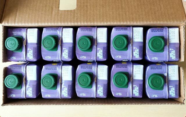 【コストコ JUVER 100％レッドグレープジュース 1L×10本 2568円】全部で10L入りというコストコらしい内容量