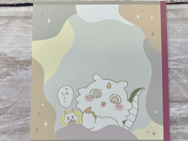 ちいかわ族を弄ぶことに喜びを感じているあのこを止めるでかつよ。対照的なふたりです…