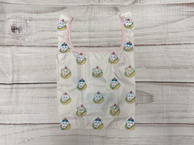 バックはパンに挟まれてしまったちいハチうさの総柄です!1枚で2度美味しい♪