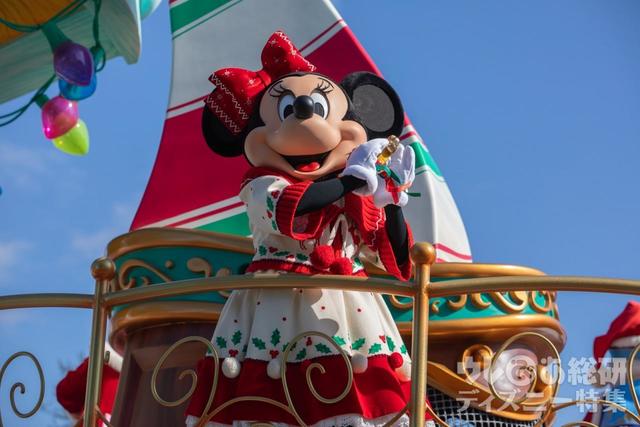 「ミッキー＆フレンズのグリーティングパレード：ディズニー・クリスマス」｜東京ディズニーランド