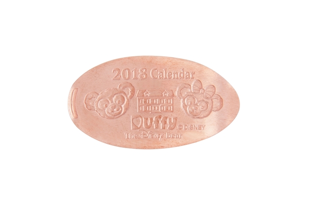 カレンダー（卓上タイプ）｜¥1,500（2017年8月10日発売）販売店舗／東京ディズニーシー「マクダックス・デパートメントストア」※オリジナルスーベニアメダル付き