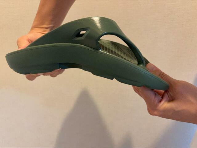 【ワークマン シックソールサンダルトング】柔軟性も魅力！高反発ソールで長時間歩いても疲れにくいです