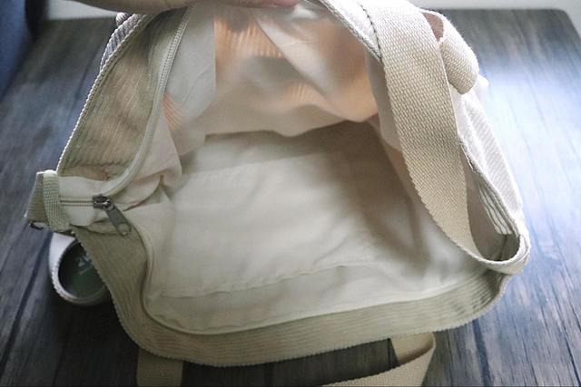 【3COINS】コーデュロイ2Wayバッグ／パソコンも収納可能な大容量