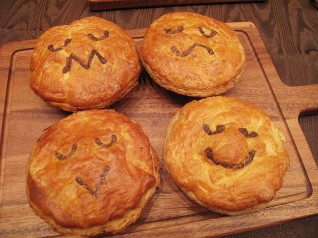 「パイフェイス」日本上陸！／商品がズラリ