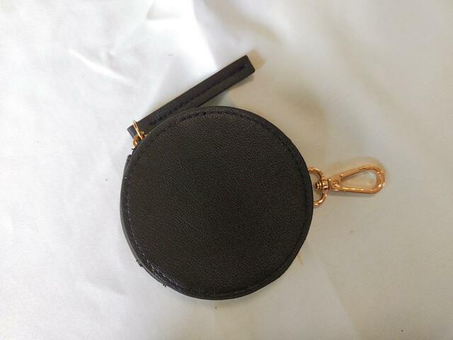 スマホポーチと同じ、落ち着いたブラック【kippis（キッピス）2連ショルダーバッグ】