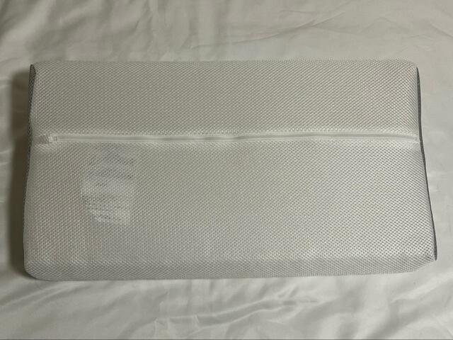 【ニトリ　3次元立体構造まくら】裏面もメッシュになっています