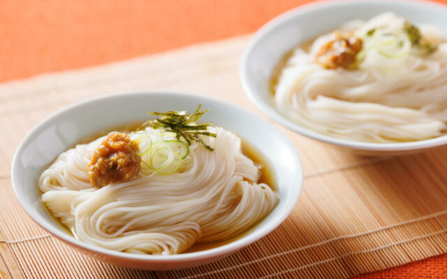 「冷やしそうめん」<期間:2026年7月1日~8月31日>【「牛ロースのグリル」や「国産豚ロースのグリル」など、焼きたてグリル料理が食べ放題!さらにディナー限定で“うな丼&ひつまぶし”が登場!】