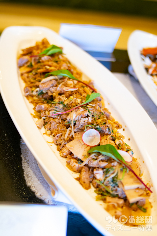 “ディズニー・イースター”ディナーブッフェ｜東京ディズニーランドホテル「シャーウッドガーデン・レストラン」