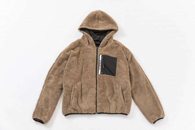 リバーシブルフリースジャケット 7689円（税込）