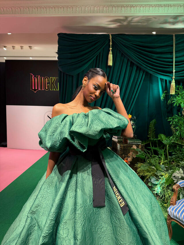 【クラウディア】『ウィキッド』新作ウェディングドレス