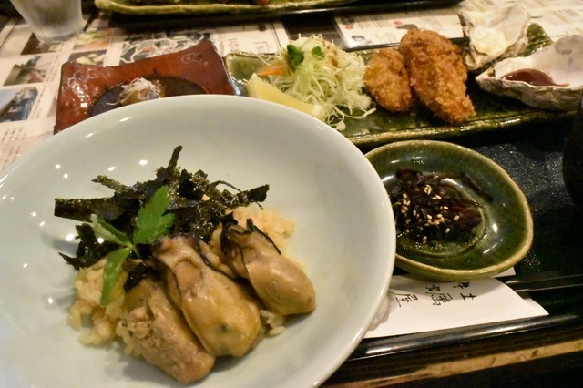 牡蠣ごはんが美味しい！