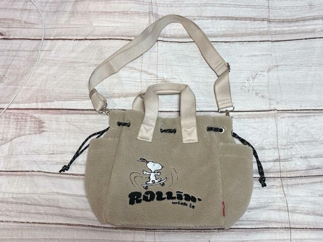 ショルダーストラップをつければ、ショルダーバッグに変身!