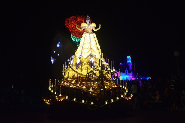 ディズニー・ペイント・ザ・ナイト・パレード｜香港ディズニーランド・リゾート