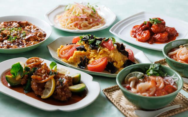 「アジアン料理」＜期間：2026年5月1日～6月30日＞【約100種の料理とスイーツが食べ放題！本格グリル料理と26階からの眺望が楽しめる「初夏のブッフェ」がスタート！】