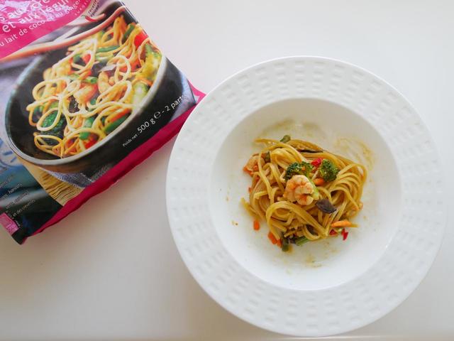 エビと野菜のタイ風麺