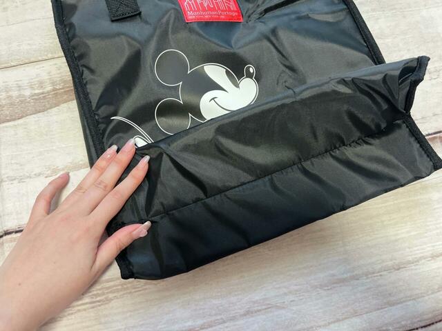 マチが広いため、収納力抜群!