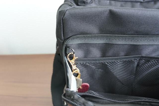 鍵をかけられるDカン付き