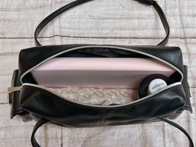 ケース付きiPad、550mLペットボトル、折りたたみ傘がジャストフィットで収まります！