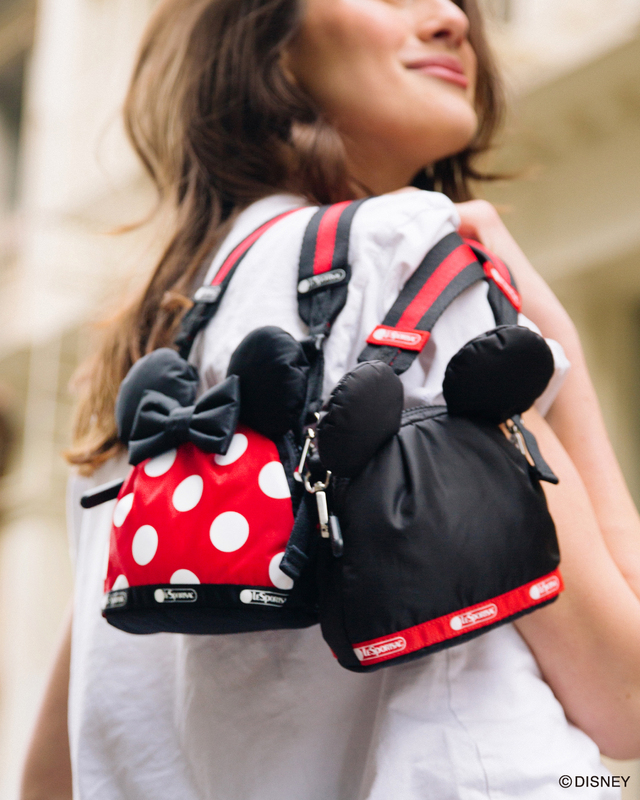 (左)ミニークロスボディ 15,400円、(右)ミッキークロスボディ 15,400円|レスポートサック ディズニー創立100周年コレクション