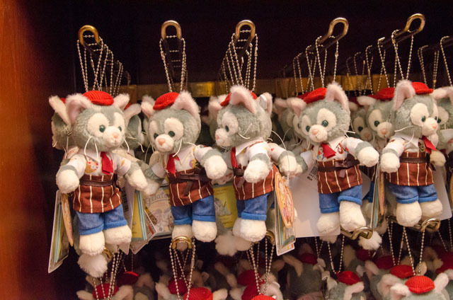 東京ディズニーシー「スウィート・ダッフィー」（2015年）スペシャルグッズ ©Disney