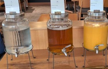 【huwadolo （フワドロ）朝食ブッフェ】コーヒーや紅茶はもちろんの事、オレンジジュースやお茶もあります