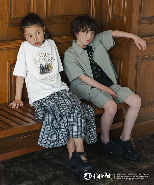 【GLOBAL WORK×ハリー・ポッター】Harry PotterヘビロッTEE半袖/キッズ　オフホワイト（MRS NORRIS）2,790円（税込）サイズ：130-160cm