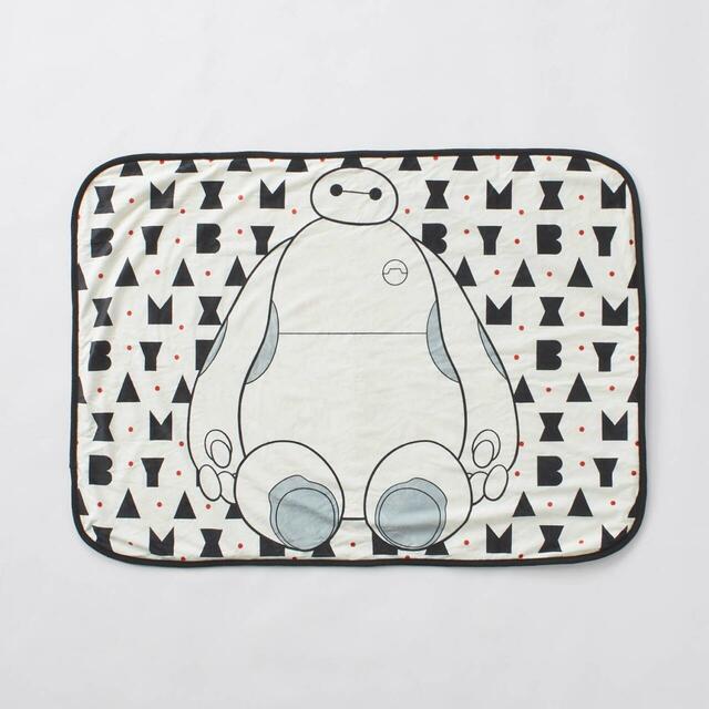 ポーチ付き裏ボアブランケット「ベイマックス」｜ ￥3,990 （税込）