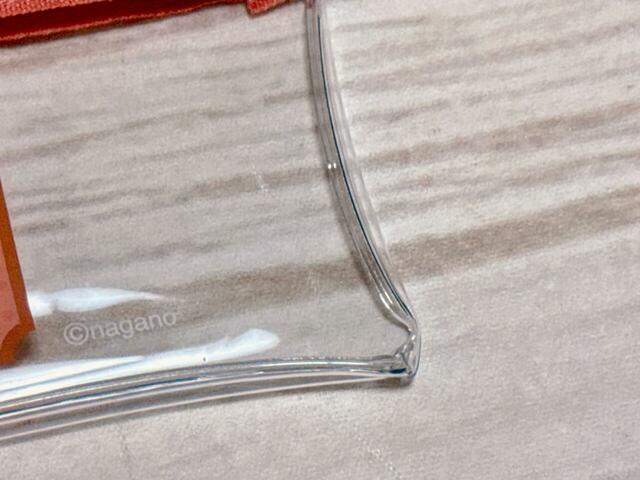 レトロな配色×クリア素材で、中身が見えて実用性も抜群