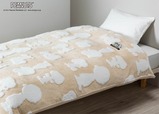 【PEANUTS】「PEANUTS あったか掛けふとんカバー」価格：¥8,250（税込）、サイズ：150cm×210cm、カラー：ベージュ（写真）、グリーン