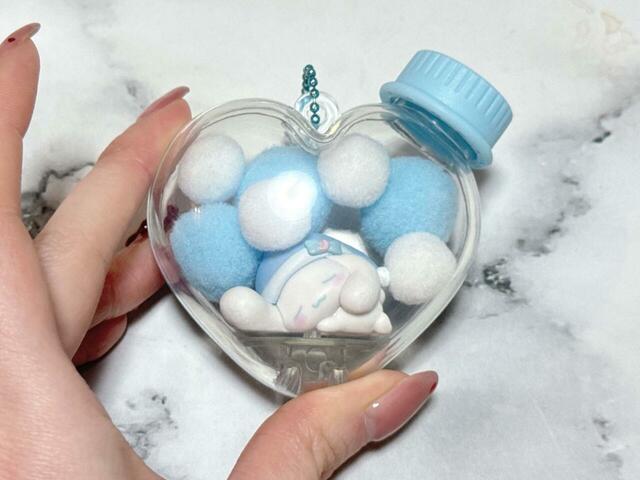 シナモロールは淡いブルー。かわいい!