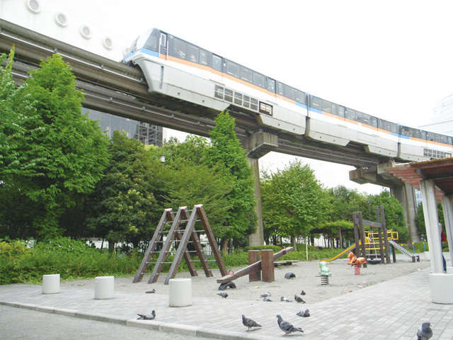 ５位：芝浦公園（しばうらこうえん）モノレールを見ながら公園遊び