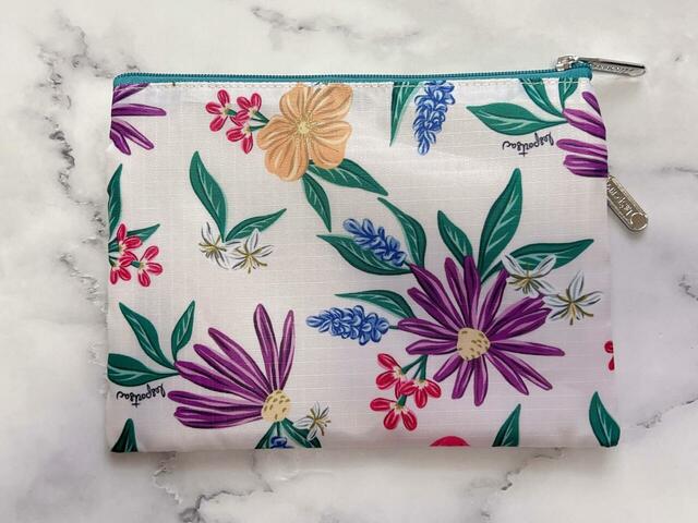 バックももちろん総柄です♪