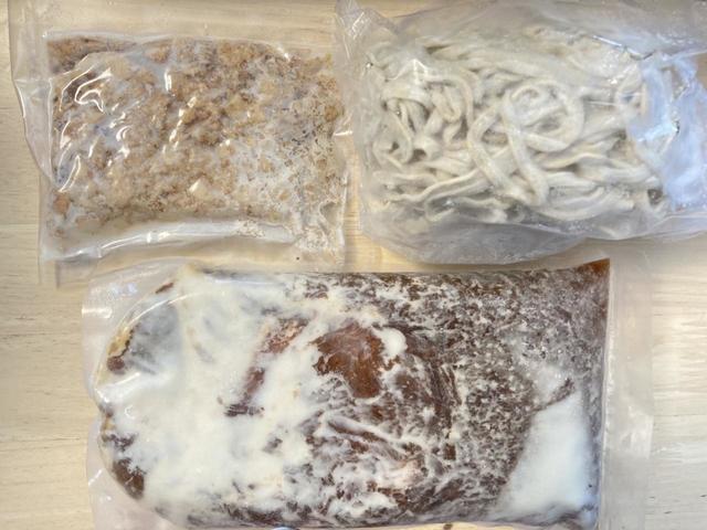 俺の生きる道 白山店「夢のラーメン(味付脂付き)」の中身