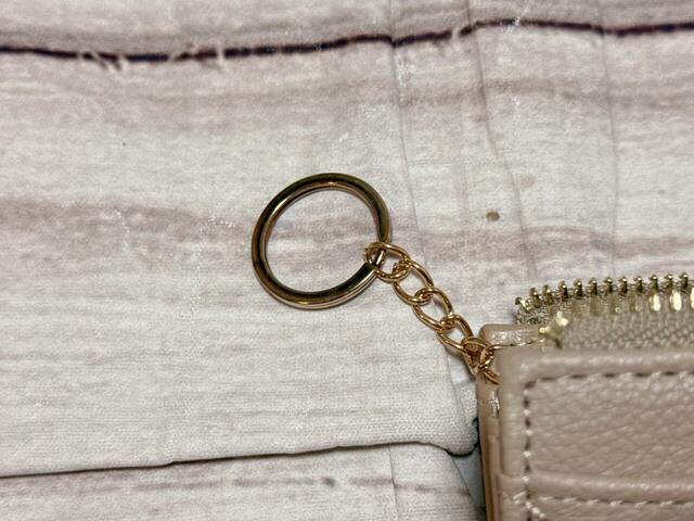 さらに内側にはキーリングもついています。キーケースとして使っても◎