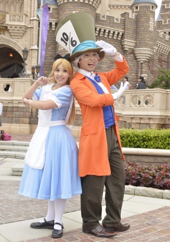「ディズニー・ハロウィーン」一般ゲストのディズニー仮装 アリス、マッドハッター