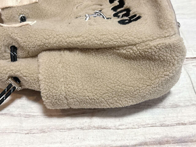 両サイドにはボトルホルダー付きで便利