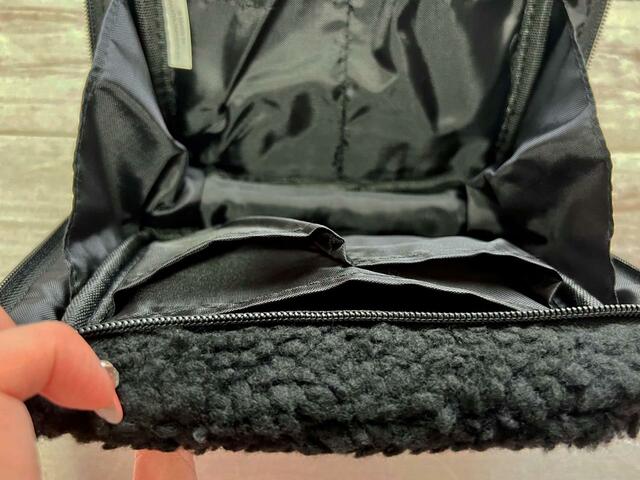 【otonaMUSE（オトナミューズ）10月号付録】仕切られている2つのポケット！