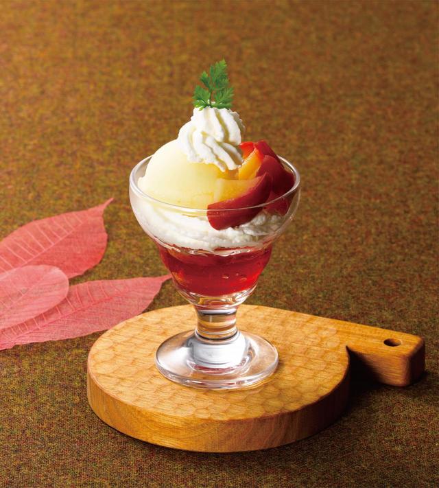 季節のプチデザート「プチりんごパフェ」選べるプチデザートおよびプチ・ハッピーデザートセット(※)は、プラス330円（税込 363円）で「プチりんごパフェ」に変更可能【ロイヤルホスト『紅玉りんごデザート』】