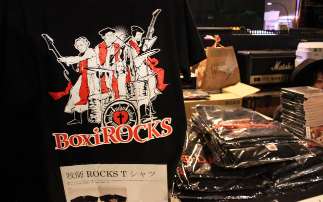超カオスな対バン「坊主バンドvs.牧師ROCKS」の模様