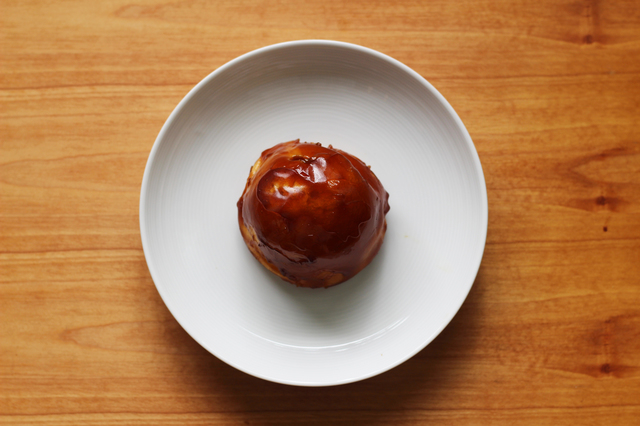 カラメルでコーティングされている、斬新なフォルム