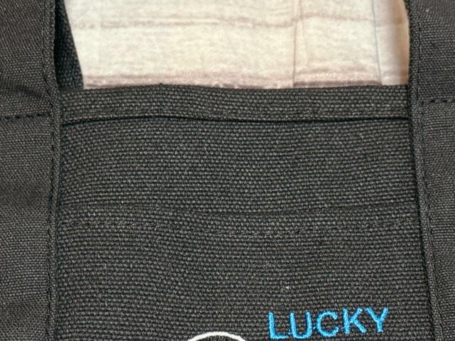 フロントにポケット付き