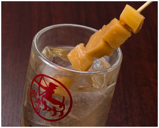 生姜がごろっと詰まった塩生姜サワー