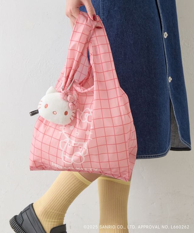 【ハローキティ＆ディアダニエル】フェイスポーチ付きエコバッグ（ハローキティ）3,300円／毎日のお買い物やお出かけにぴったり