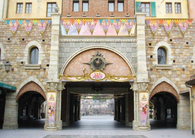 東京ディズニーシーに設置される ドリームガーランド｜デコレーション｜東京ディズニーリゾート40周年“ドリームゴーラウンド”