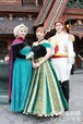 Dハロ 全身仮装 2024/エレナさん(エルサ)、ぼのさん(アナ)、だんさん(ハンス)