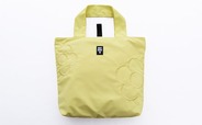 【MARY QUANT】「エコバッグ」(6,050円)/マットでなめらかな生地を使用したエコバッグ