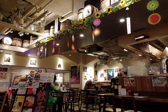 安うま餃子ランチ・新宿／テムジン 新宿西口ハルク店　内観